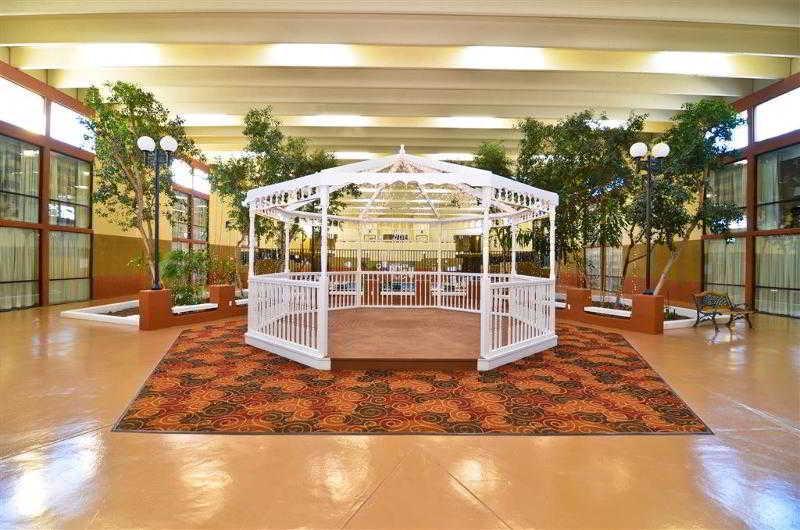 Hotel Clarion & 3*