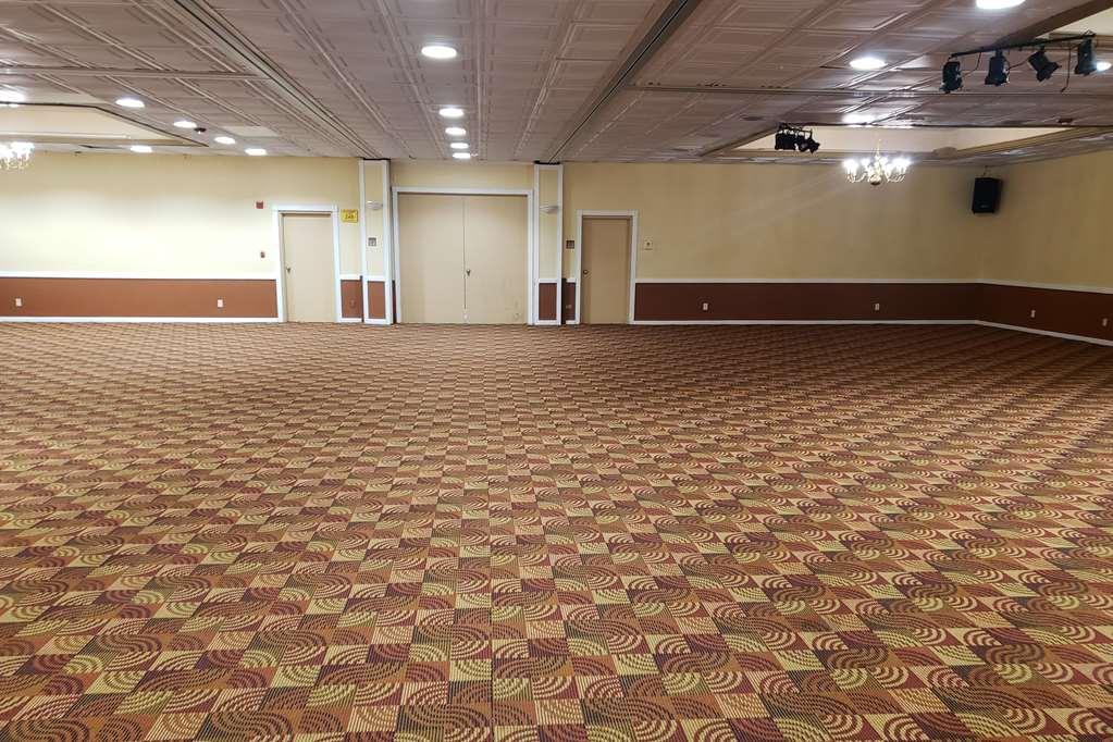 Clarion & Hotel Roswell