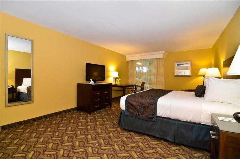 Clarion & 3* Roswell